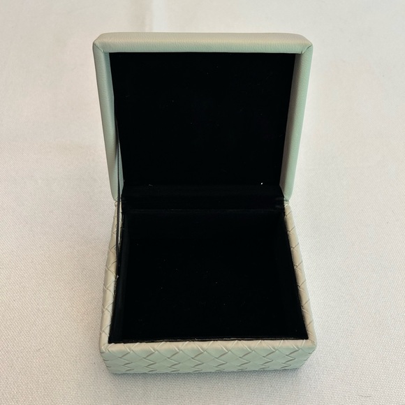 Decor Wallfetish Faux Leather Basket Weave Trinket Jewery Hinged Boxes. EUC - Picture 11 of 15